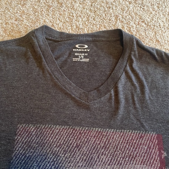 Oakley Graphic Logo Tee size Large - Picture 2 of 3